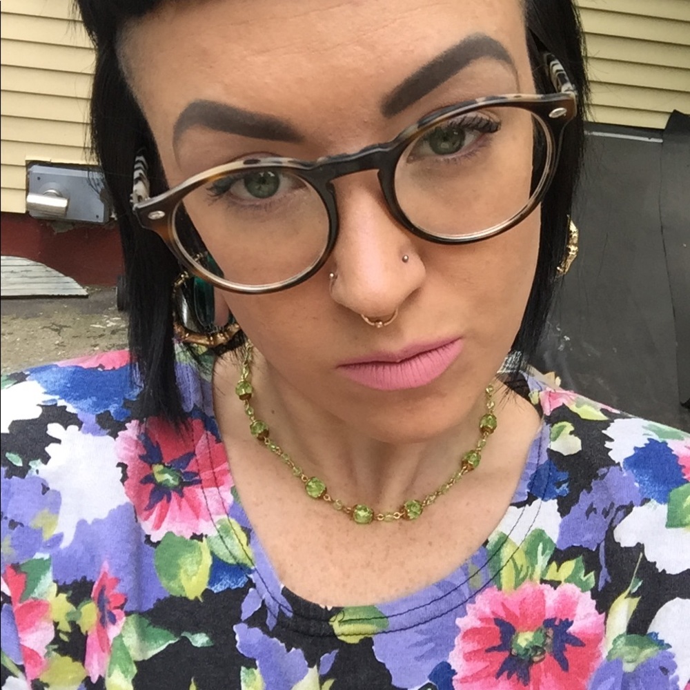 Meet your Posher, Christa, Owner of VdBoutique!💜 - Picture 6 of 8